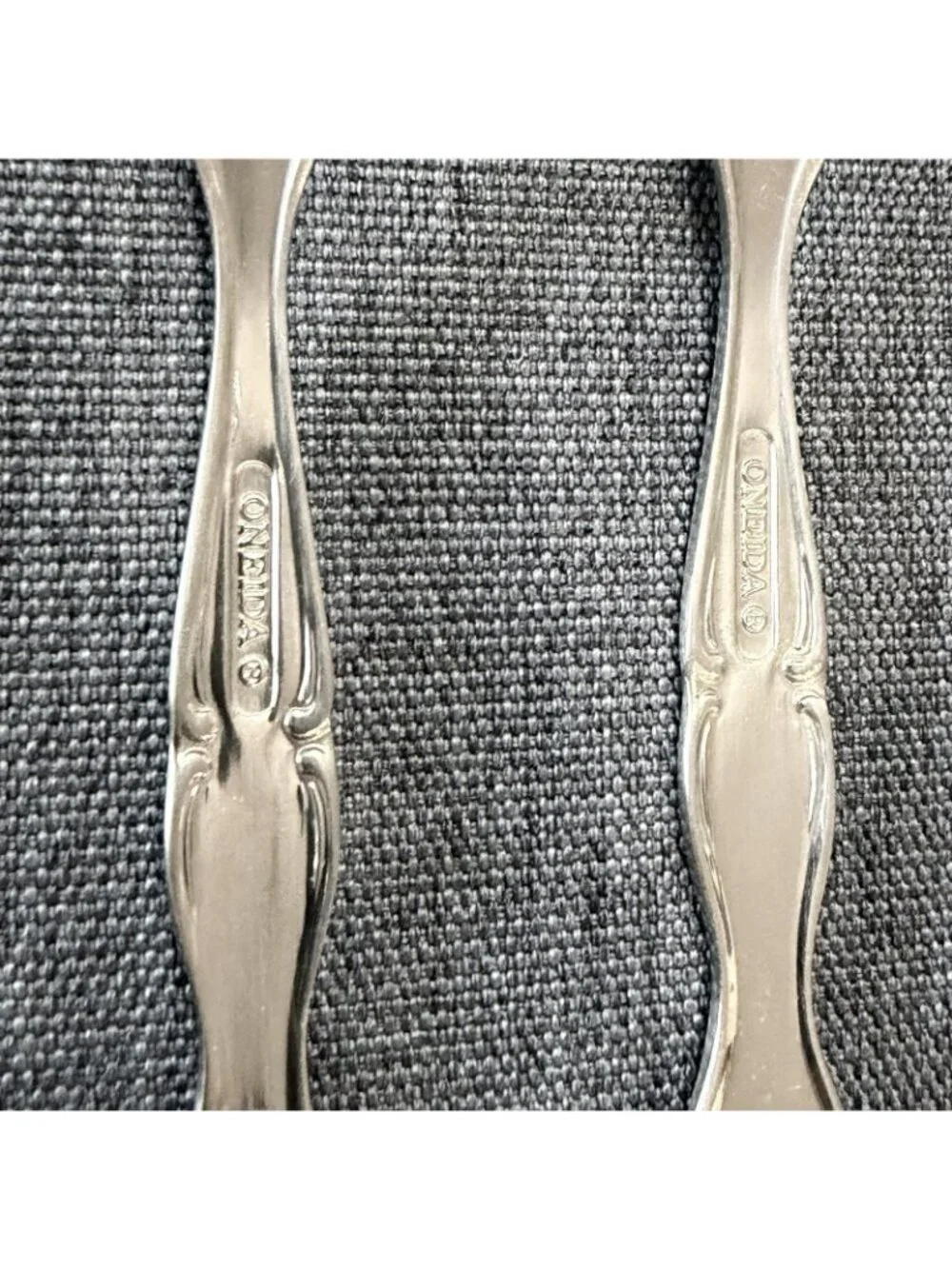 Set of 4 Oneida Cantata Glossy Teaspoons Stainless Flatware Community Spoon